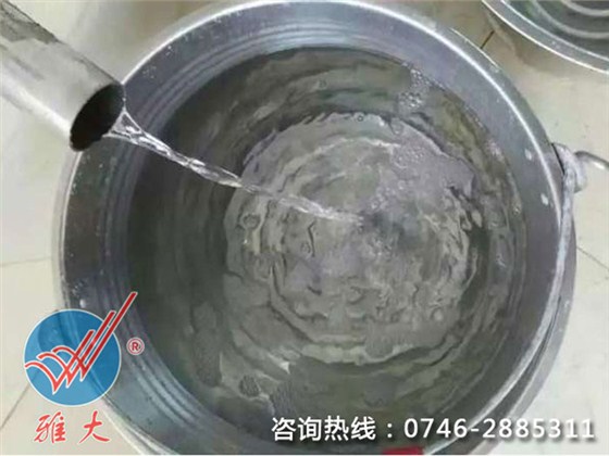 用雅大200斤燒酒設(shè)備蒸一鍋酒只要2.5小時(shí)，出酒快