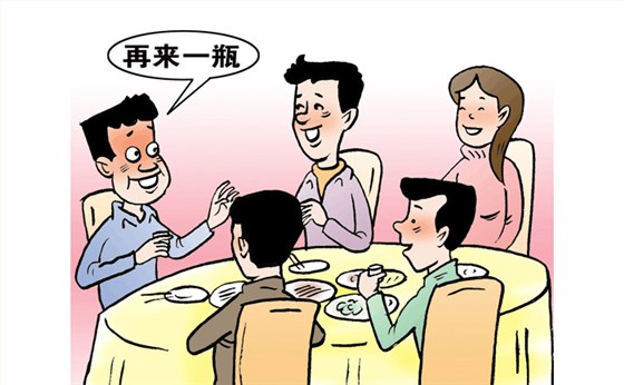 “喝好酒”時代來臨，為客人斟滿用雅大白酒設(shè)備制的土酒