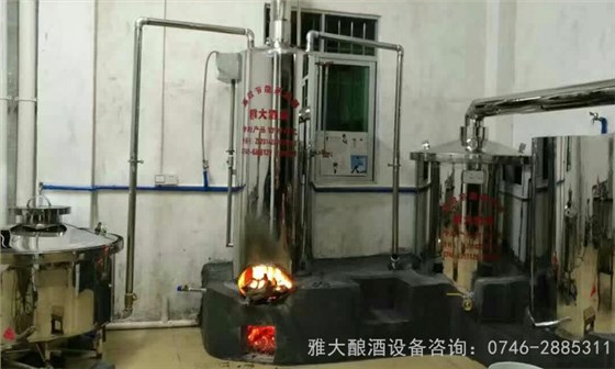 四川小曲高粱酒，用雅大烤酒設(shè)備蒸酒