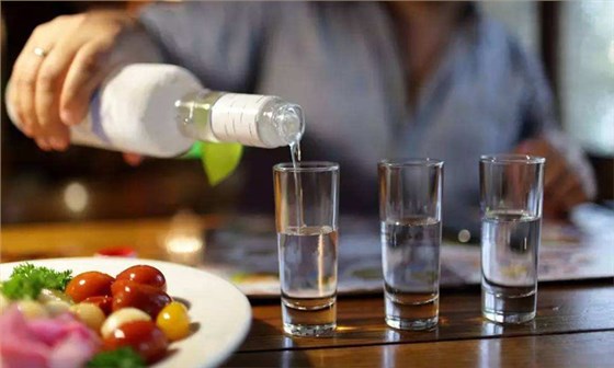 用釀酒新設(shè)備做的純糧酒很多人不愛(ài)喝，原因有5點(diǎn) 3