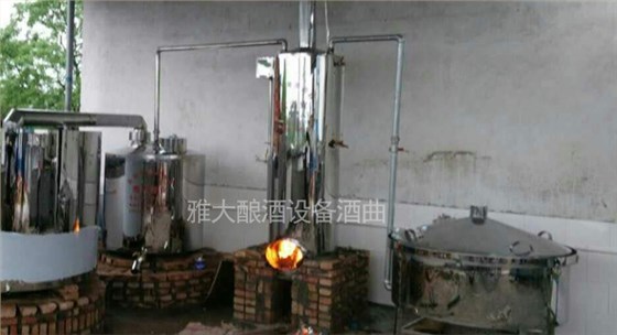蒸汽釀酒設(shè)備釀的酒苦分前、中、后苦，不是加除苦劑那么簡(jiǎn)單