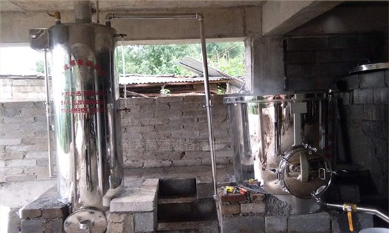 用糧食釀酒設備烤酒后的酒糟養(yǎng)豬，幫郭光林節(jié)約成本30%！-06