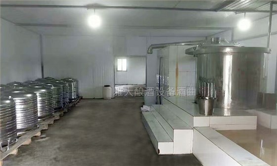 楊醫(yī)生用釀酒新設(shè)備做保健酒4年，維葛酒熱銷全國的秘密！-04蒸酒車間