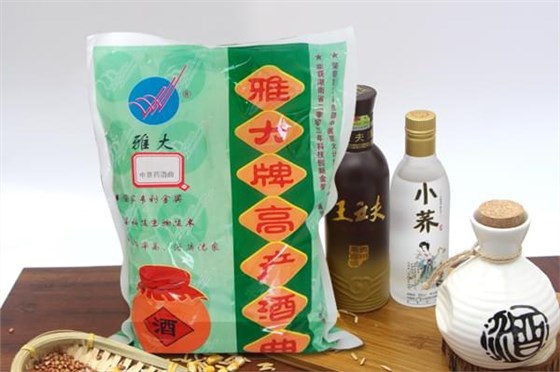 為什么我釀的大米白酒不夠香，那是因?yàn)槟鷽]選對中草藥酒曲！-03