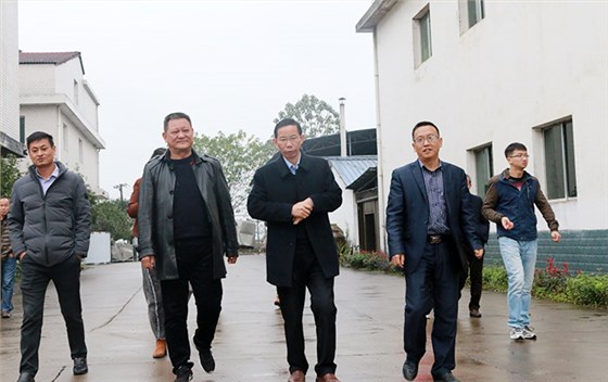 雅大果酒產(chǎn)業(yè)創(chuàng)新發(fā)展座談會(huì)于12月4日在雅大隆重召開！-13