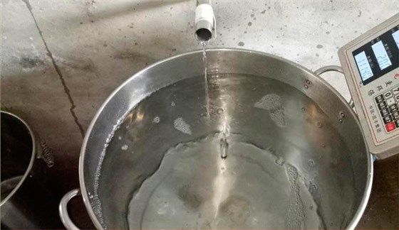 大型釀酒設(shè)備做二鍋頭的“掐酒”絕活，也就這兒能看見了-05