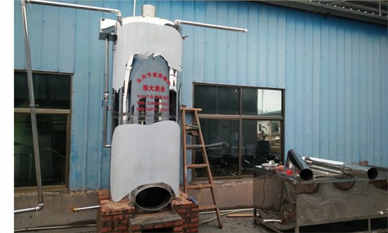 先用石灰標(biāo)出鍋爐、料桶和冷卻器的位置