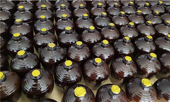 80后夫婦用制酒設(shè)備走古法釀酒之路，將小生意做成大事業(yè)！4