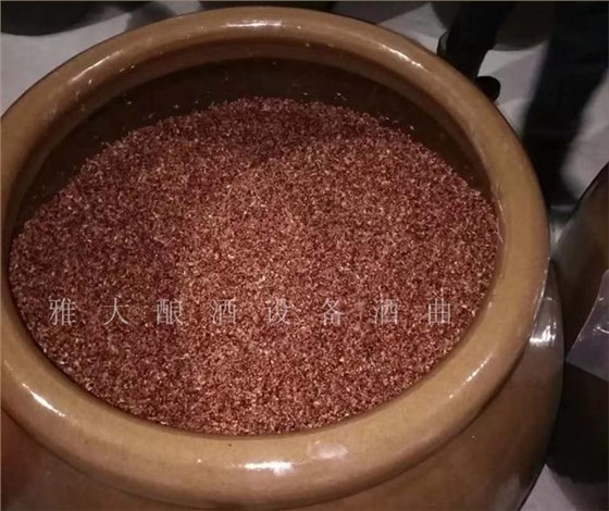 用蒸餾釀酒設(shè)備做固態(tài)高粱酒要加稻殼嗎，兩者口感有什么不同？ 3