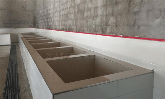 用大型釀酒設(shè)備做固態(tài)酒到底要不要建窖池，怎么建？