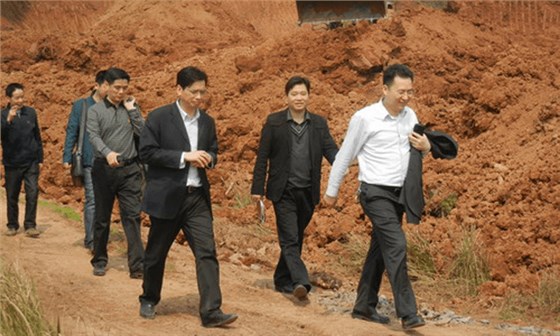 相關(guān)領(lǐng)導(dǎo)走訪金橋鎮(zhèn)，了解情況