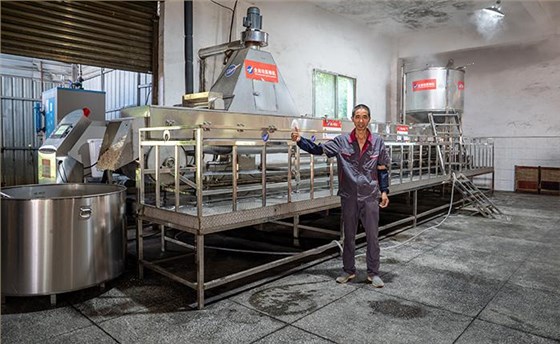 全自動蒸糧機，1人1小時可輕松蒸好1000斤糧