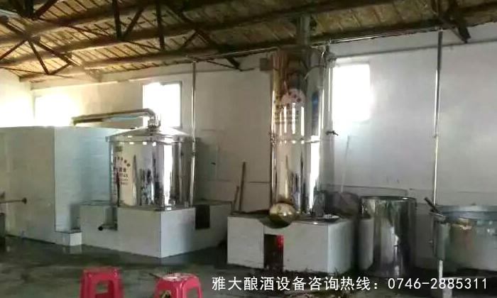 【釀酒設備】雅大500斤做白酒的設備安裝圖