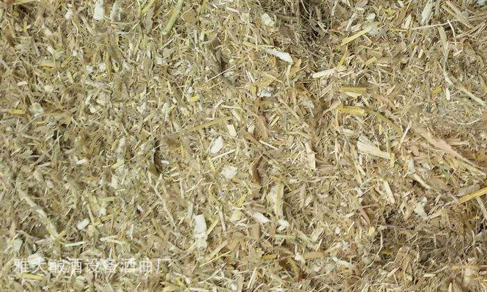 [蒸酒設備]酒糟喂羊固態(tài)酒糟好還是液態(tài)酒糟好？