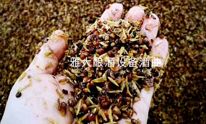 白酒生產(chǎn)設(shè)備釀酒 加稻殼的比例多少比較合適？需要清蒸嗎？