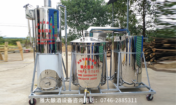小型酒廠釀酒設(shè)備上門蒸酒現(xiàn)場(chǎng)：02
