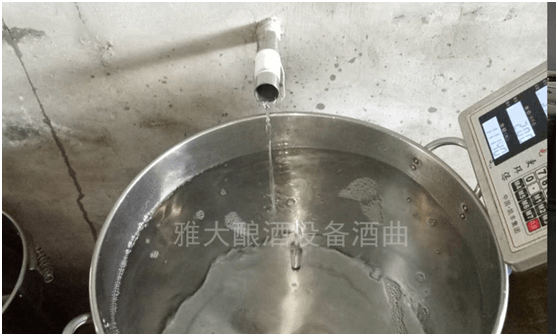 白酒釀造設(shè)備做的白酒降度過程中，您遇到這8大疑惑了嗎？2