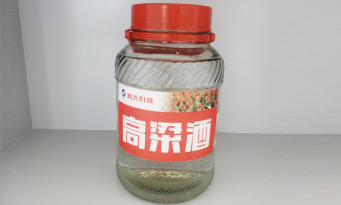 用糧食釀酒設(shè)備開(kāi)個(gè)酒坊，釀酒的利潤(rùn)一般是多少？-05-雅大科技高粱酒