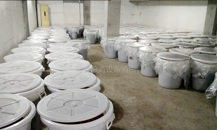 用糧食釀酒設備做生料酒的3大關鍵步驟，您清楚嗎？-02-發(fā)酵-半密封