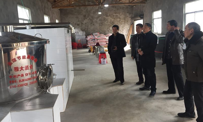 3-選擇用白酒蒸酒設備做酒自飲自樂，卻意外成就釀酒大事業(yè)！ (1)