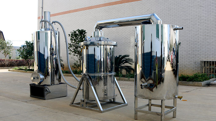 傳統(tǒng)老師傅釀酒15年，換上這款自動(dòng)倒料新工藝釀酒設(shè)備后-05雅大翻轉(zhuǎn)式釀酒設(shè)備