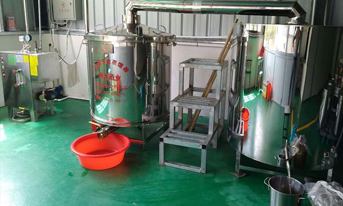 采購(gòu)會(huì)計(jì)陳總借助雅大釀酒設(shè)備從釀酒小白蛻變成釀酒大師全過程！-06