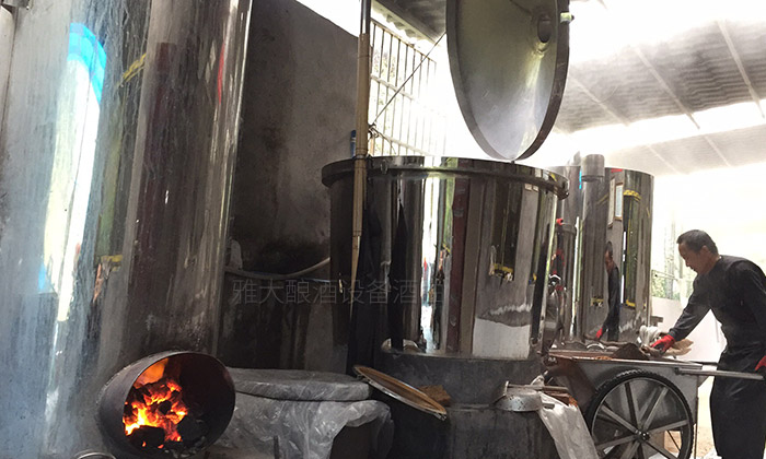 年底買酒到用白酒蒸酒設(shè)備現(xiàn)蒸現(xiàn)賣的酒坊吧，靠譜！-03