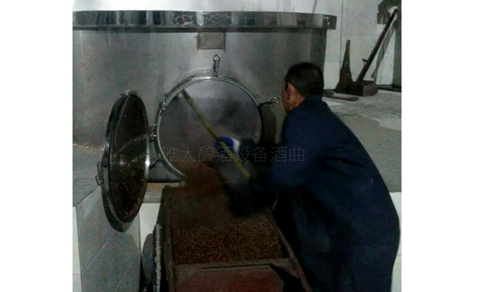 20年老酒廠遇到換證難題怎么辦？讓雅大釀酒設(shè)備來幫忙！-08