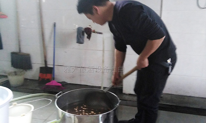 銀杏果酒怎么做？20年釀酒經(jīng)驗(yàn)的新工藝釀酒設(shè)備廠手把手教您做！-02