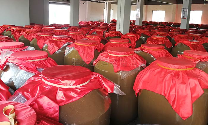 2018年被問(wèn)到多的9個(gè)釀酒問(wèn)題，讓大型釀酒設(shè)備廠家?guī)湍謇?03-雅大存酒車間