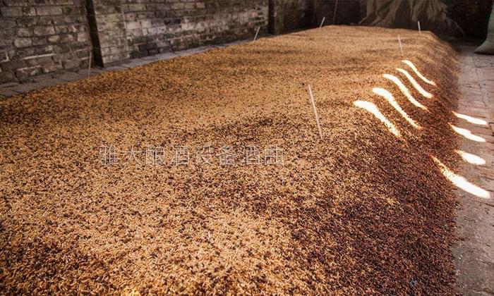 做酒設(shè)備釀造五糧酒的5個(gè)小妖精，到底有什么特有之處？-07-釀酒新設(shè)備五糧酒發(fā)酵糖化