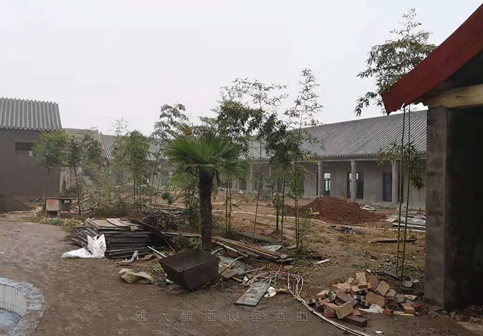 從事白酒行業(yè)10年的李總，為何要一次選購5套雅大大型釀酒設(shè)備？-02設(shè)備廠房1