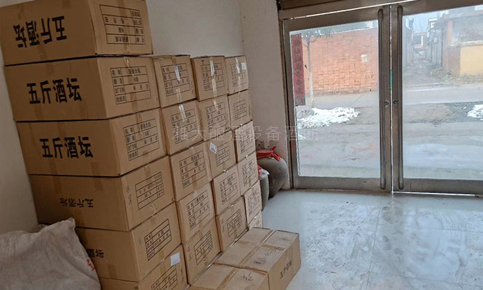 17-案例生料釀酒受口感限制市場(chǎng)打不開(kāi)，有了這套小型釀酒設(shè)備后……