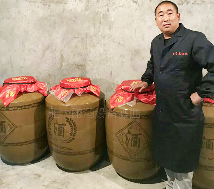 ▲好酒需要時間陳，雅大客戶與他的窖藏酒