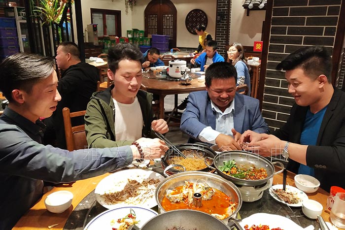 95后，小曾做事果斷，敢闖敢拼