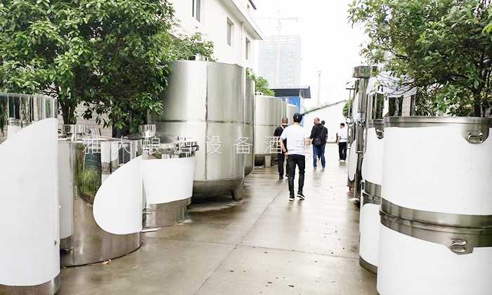 對(duì)比了這么多家，還是雅大純糧釀酒設(shè)備靠譜！