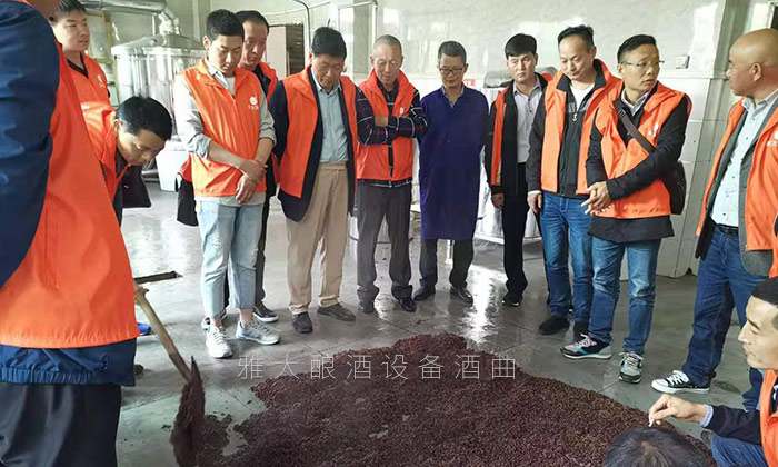 理論與實操相結(jié)合方式傳授釀酒技術(shù)