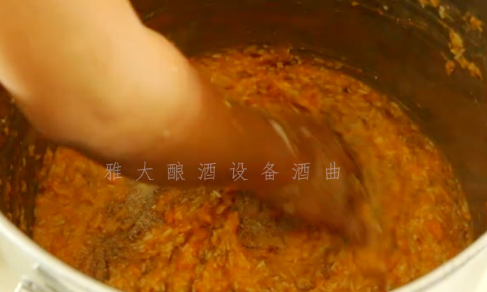 8.10-8步教您用小型酒廠釀酒設(shè)備釀造紅薯酒，純實(shí)操！6