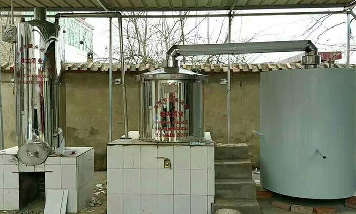26-在門面開一個酒坊用什么材質(zhì)的蒸酒設(shè)備比較好？釀酒設(shè)備