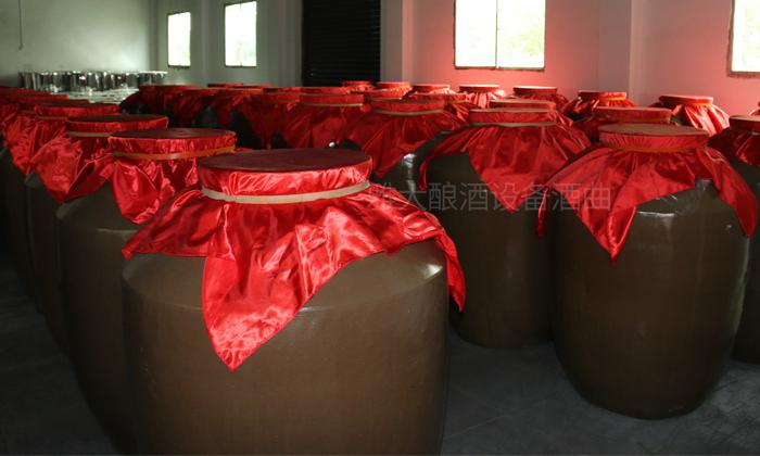 釀酒設(shè)備廠家釀酒師溫馨提示：這2類酒陳放時(shí)間越長(zhǎng)口感越差！ 4